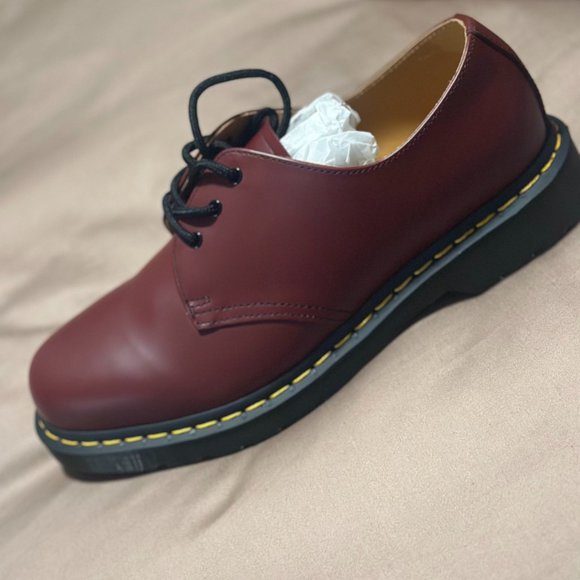 Dr. Martens - 1461 Smooth Leather Oxford Shoes in Red, Size M 10 Dr. Marten